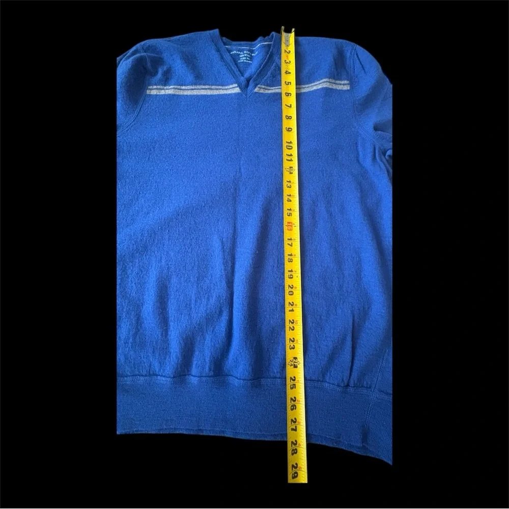 Banana Republic Men's V-Neck‎ 100% Wool Sweater in Blue with Gray Stripes